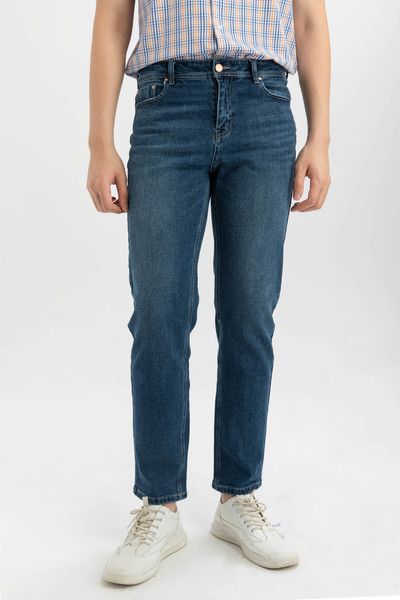 Quần bò Slim fit