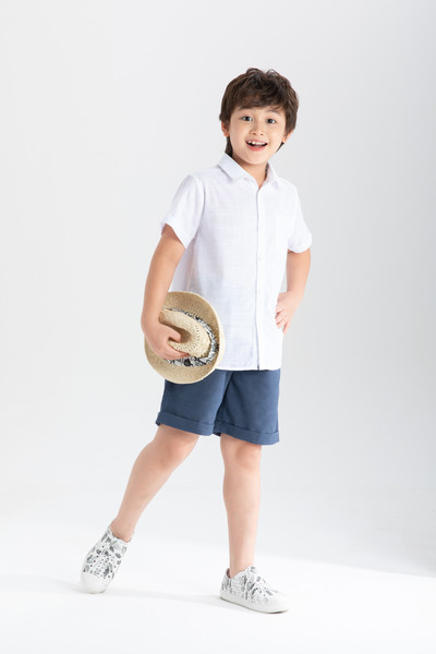 Áo sơ mi trắng tay ngắn